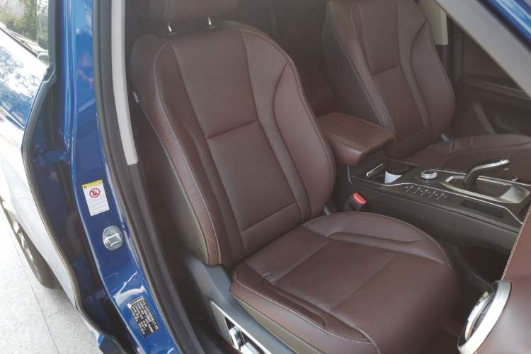 Used Wey VV6 2018 2.0T Two-Wheel-Drive Ultra-Luxury Version China V Standard Right Front Seat