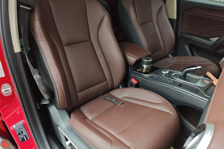 Used Wey VV6 2018 2.0T Two-Wheel-Drive Ultra-Luxury Version China V Standard Right Front Seat