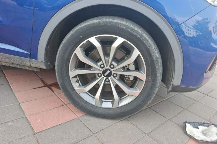 Used Wey VV6 2018 2.0T Four-Wheel Drive Flagship Version China V Standard Right Front Wheel Hub