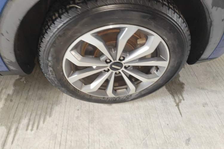 Used Wey VV6 2018 2.0T Two-Wheel Drive Flagship Version China V Standard Right Front Wheel Hub