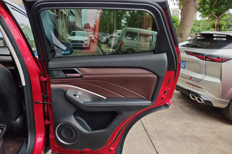 Used Wey VV6 2018 2.0T Two-Wheel-Drive Ultra-Luxury Version China V Standard Right Rear Door Interior