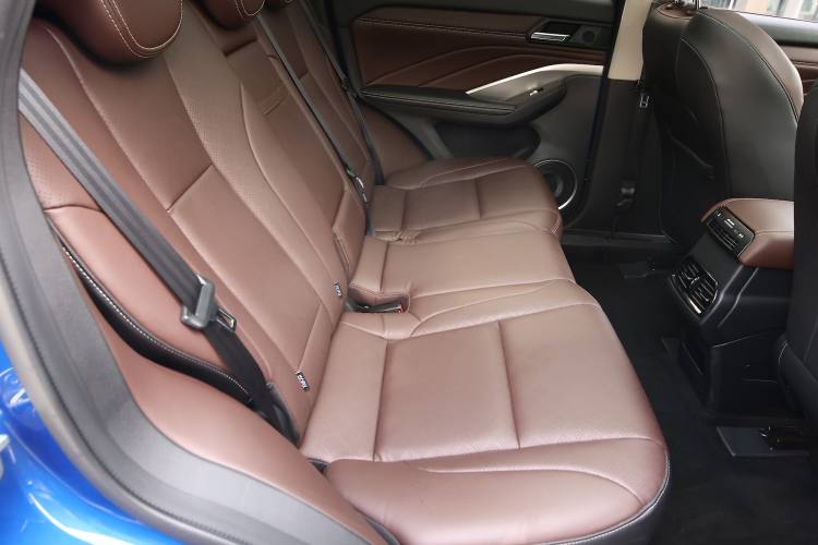 Used Wey VV6 2018 2.0T Two-Wheel-Drive Ultra-Luxury Version China V Standard Right Rear Seat