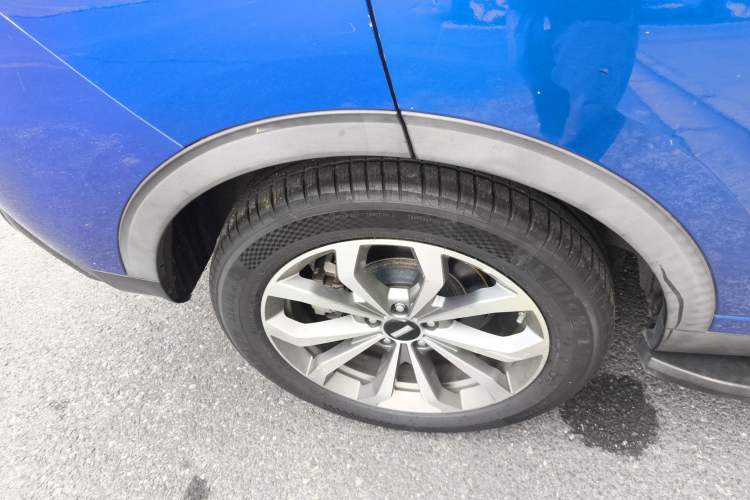 Used Wey VV6 2018 2.0T Two-Wheel-Drive Ultra-Luxury Version China V Standard Right Rear Wheel Hub
