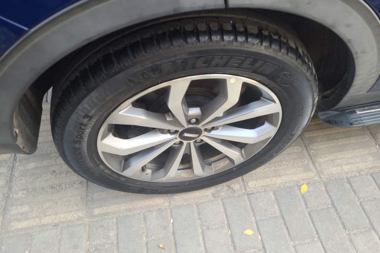 Used Wey VV6 2018 2.0T Two-Wheel Drive Flagship Version China V Standard Right Rear Wheel Hub