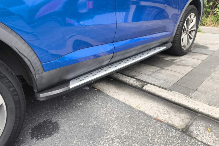 Used Wey VV6 2018 2.0T Two-Wheel-Drive Ultra-Luxury Version China V Standard Right Side Sill