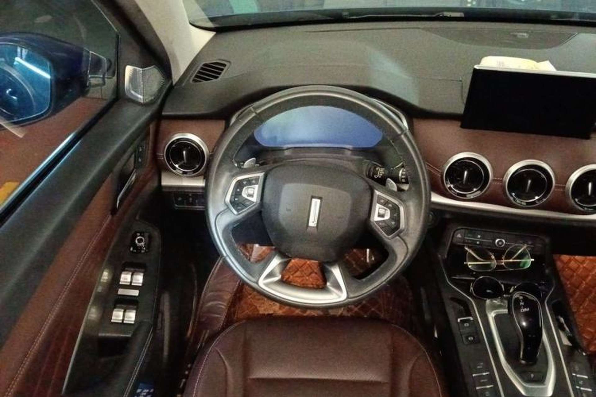 Used Wey VV6 2018 2.0T Two-Wheel-Drive Ultra-Luxury Version China V Standard Steering Wheel