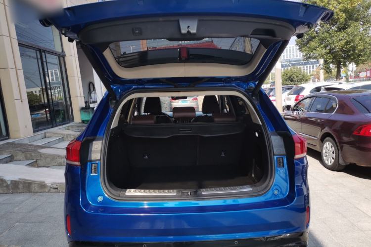 Used Wey VV6 2018 2.0T Two-Wheel-Drive Ultra-Luxury Version China V Standard Trunk