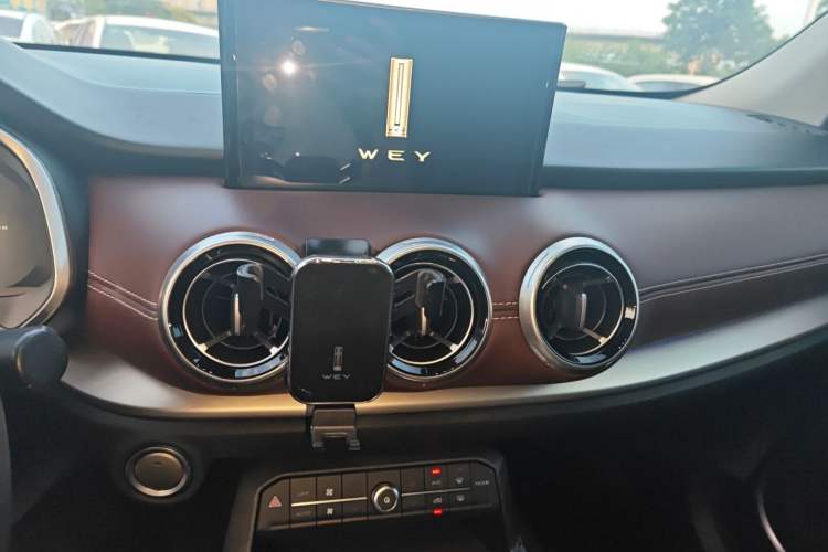 Used Wey VV6 2018 2.0T Two-Wheel-Drive Ultra-Luxury Version China V Standard Audio And AC Panel