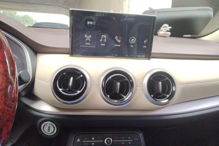 Used Wey VV6 2018 2.0T Two-Wheel Drive Flagship Version China V Standard Audio And AC Panel