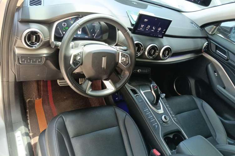 Used Wey VV6 2018 2.0T Two-Wheel-Drive Ultra-Luxury Version China V Standard Center Console