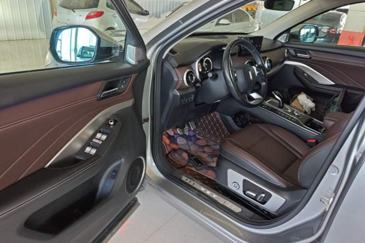 Used Wey VV6 2018 2.0T Four-Wheel Drive Ultra-Luxury Version China V Standard Driver Seat