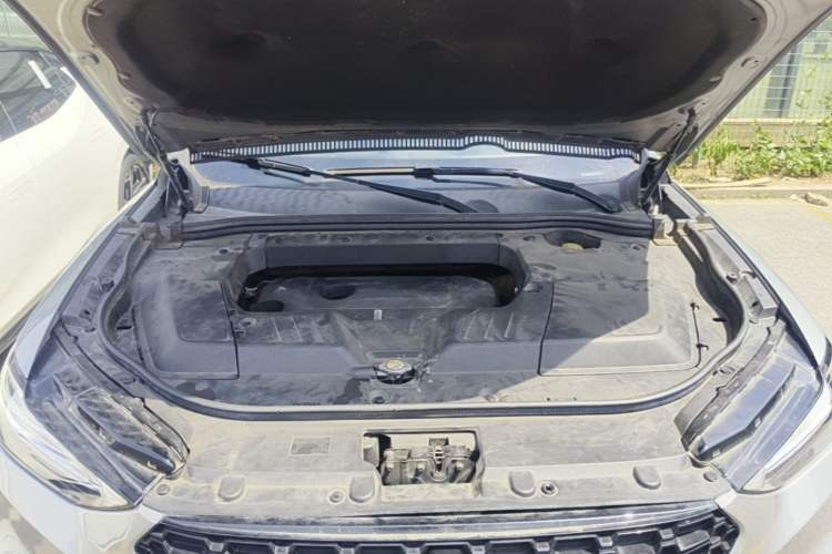 Used Wey VV6 2018 2.0T Four-Wheel Drive Flagship Version China V Standard Engine Bay
