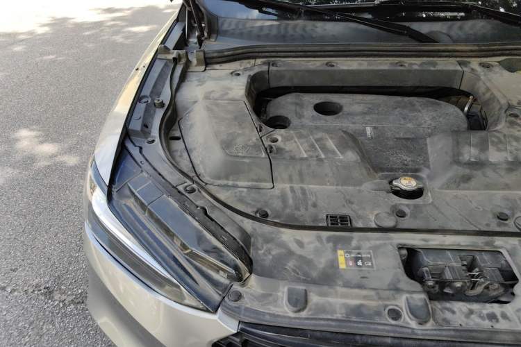 Used Wey VV6 2018 2.0T Two-Wheel Drive Flagship Version China V Standard Engine Bay Right
