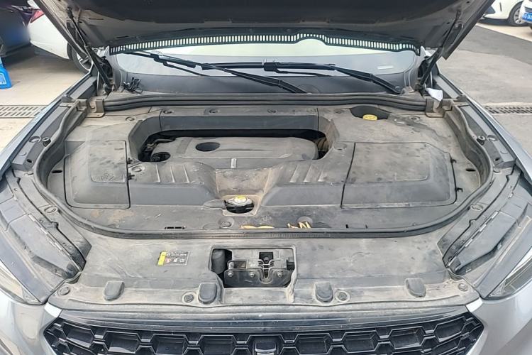 Used Wey VV6 2018 2.0T Two-Wheel Drive Flagship Version China V Standard Engine Bay