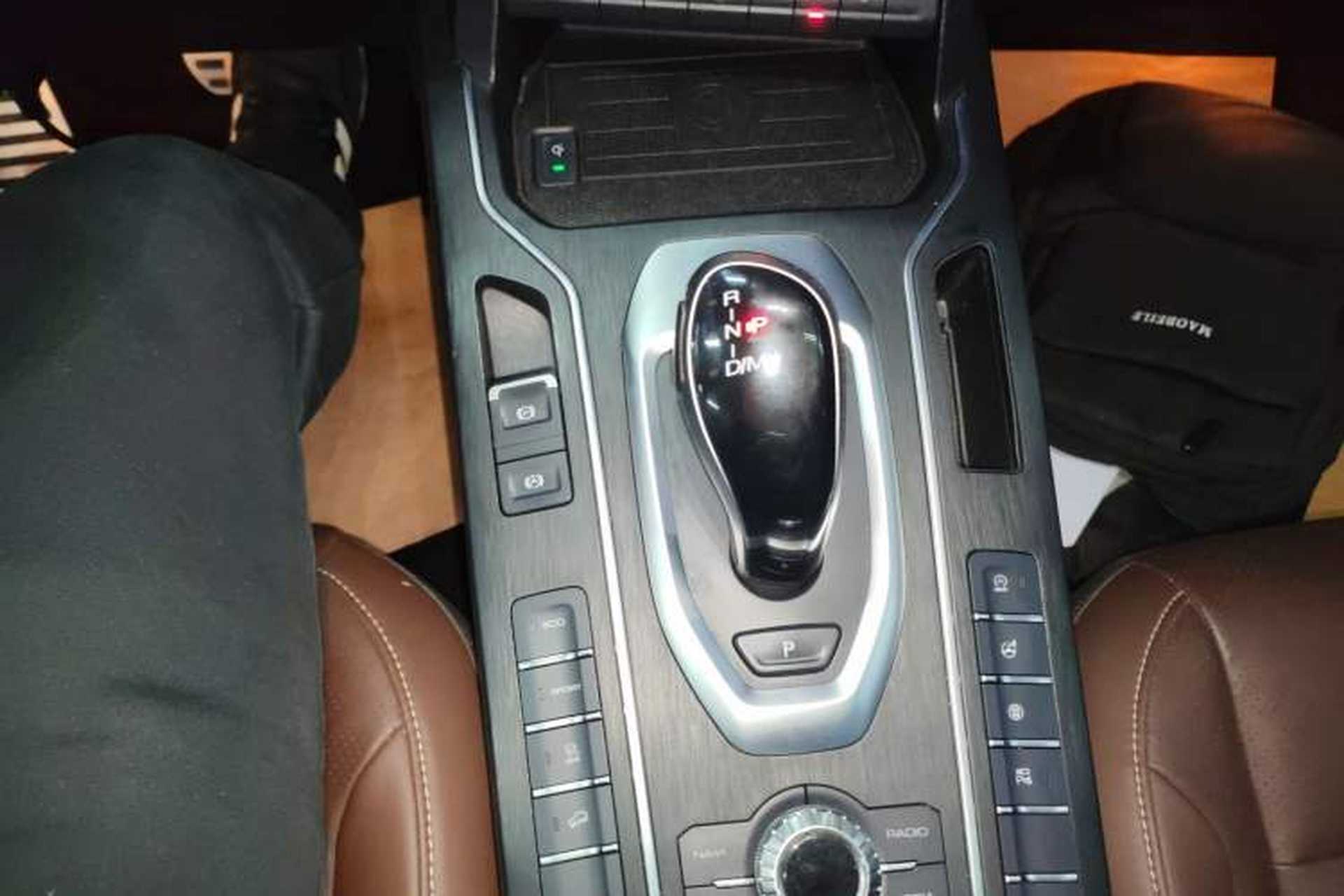 Used Wey VV6 2018 2.0T Two-Wheel-Drive Ultra-Luxury Version China V Standard Gear Lever