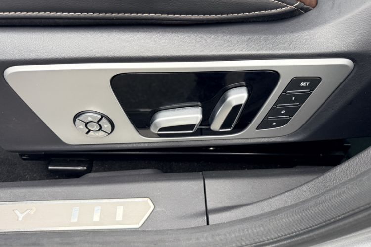 Used Wey VV6 2018 2.0T Four-Wheel Drive Flagship Version China V Standard Interior 6