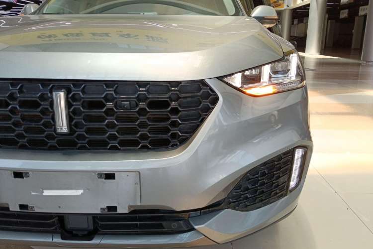Used Wey VV6 2018 2.0T Two-Wheel-Drive Ultra-Luxury Version China V Standard Left Front Headlight