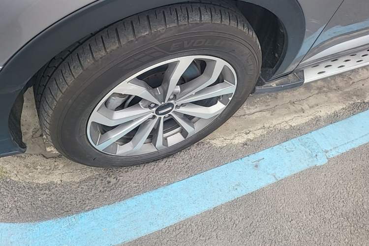 Used Wey VV6 2018 2.0T Two-Wheel Drive Flagship Version China V Standard Left Front Wheel Hub