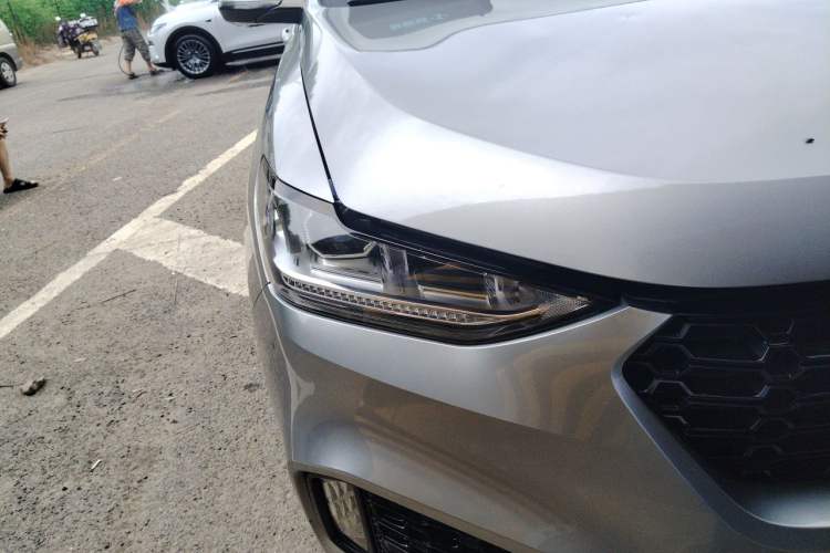 Used Wey VV6 2018 2.0T Two-Wheel Drive Flagship Version China V Standard Right Front Headlight