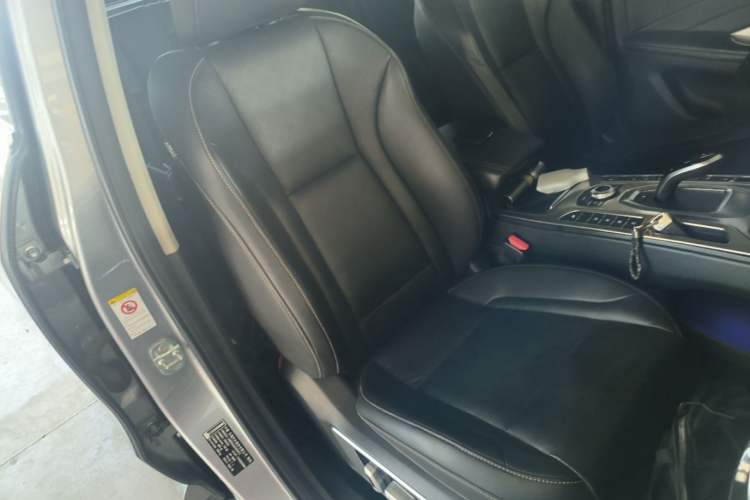 Used Wey VV6 2018 2.0T Two-Wheel-Drive Ultra-Luxury Version China V Standard Right Front Seat