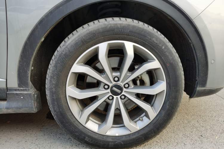 Used Wey VV6 2018 2.0T Two-Wheel Drive Flagship Version China V Standard Right Front Wheel Hub