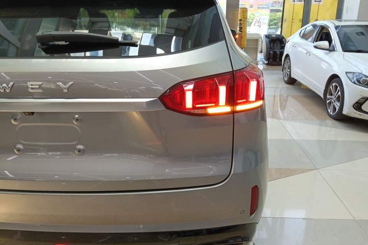 Used Wey VV6 2018 2.0T Two-Wheel-Drive Ultra-Luxury Version China V Standard Right Rear Taillight
