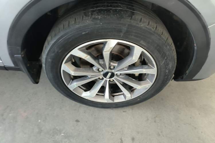 Used Wey VV6 2018 2.0T Two-Wheel-Drive Ultra-Luxury Version China V Standard Right Rear Wheel Hub