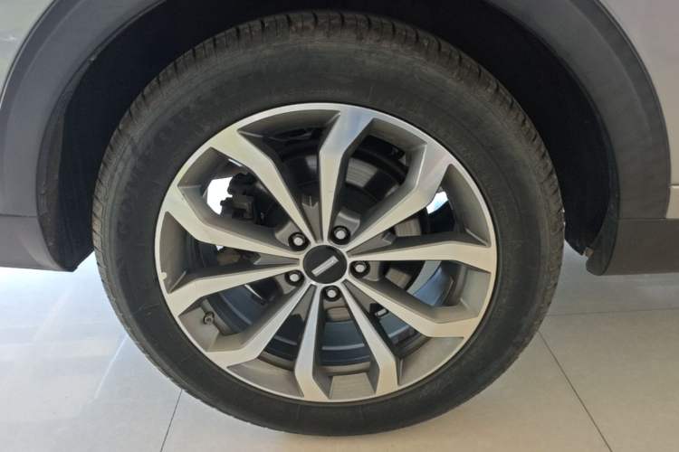 Used Wey VV6 2018 2.0T Four-Wheel Drive Ultra-Luxury Version China V Standard Right Rear Wheel Hub