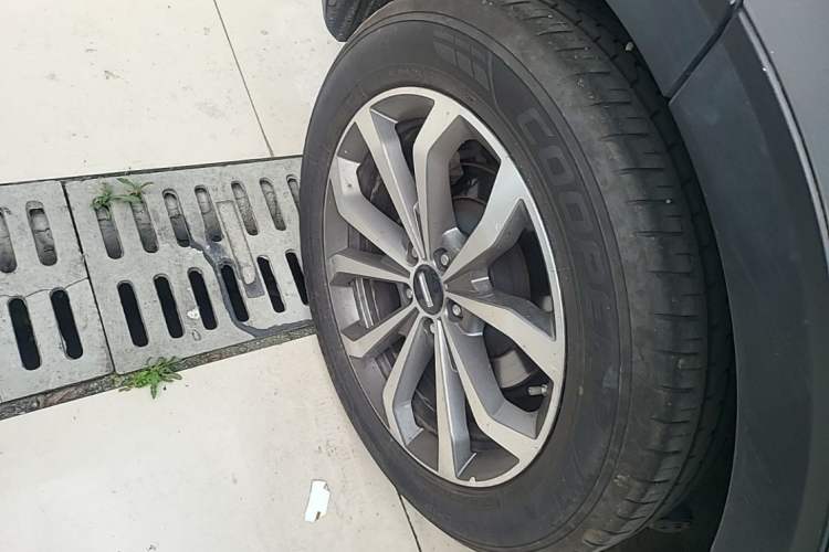 Used Wey VV6 2018 2.0T Two-Wheel Drive Flagship Version China V Standard Right Rear Wheel Hub