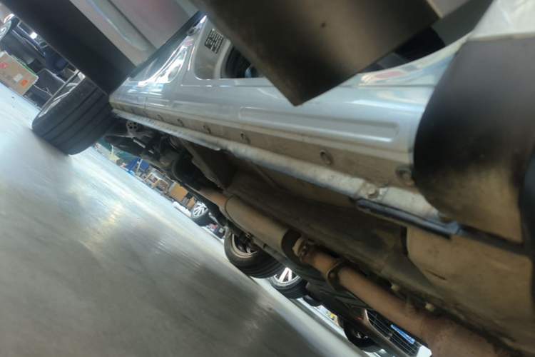 Used Wey VV6 2018 2.0T Two-Wheel-Drive Ultra-Luxury Version China V Standard Right Side Sill