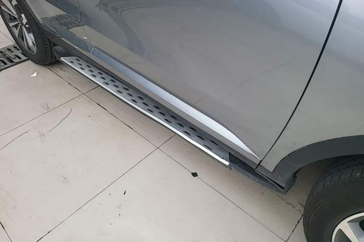 Used Wey VV6 2018 2.0T Two-Wheel Drive Flagship Version China V Standard Right Side Sill