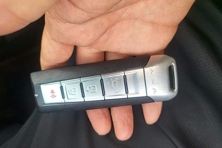 Used Wey VV6 2018 2.0T Two-Wheel Drive Flagship Version China V Standard Vehicle Key