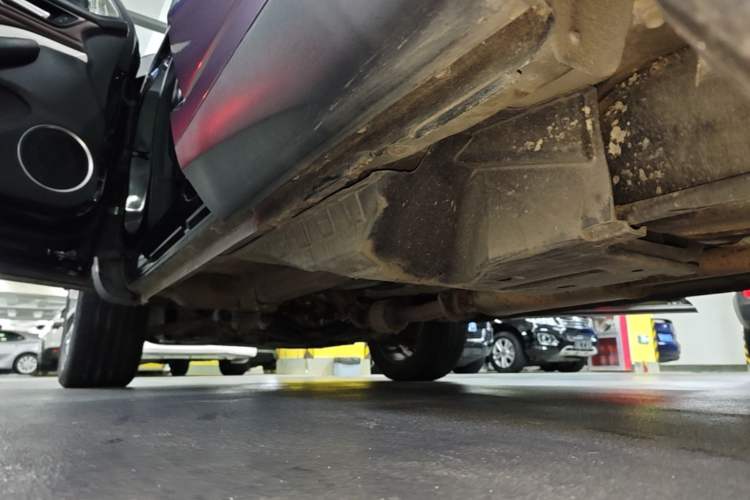 Used Wey VV6 2018 2.0T Two-Wheel Drive Flagship Version China V Standard Left Side Sill
