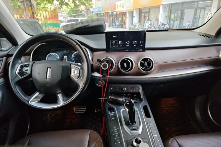 Used Wey VV6 2018 2.0T Two-Wheel-Drive Ultra-Luxury Version China V Standard Center Console
