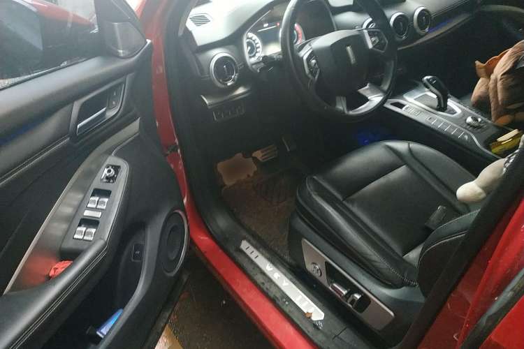 Used Wey VV6 2018 2.0T Two-Wheel-Drive Ultra-Luxury Version China V Standard Driver Seat