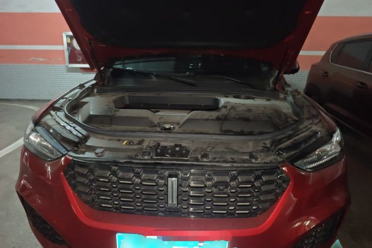 Used Wey VV6 2018 2.0T Two-Wheel-Drive Ultra-Luxury Version China V Standard Engine Bay