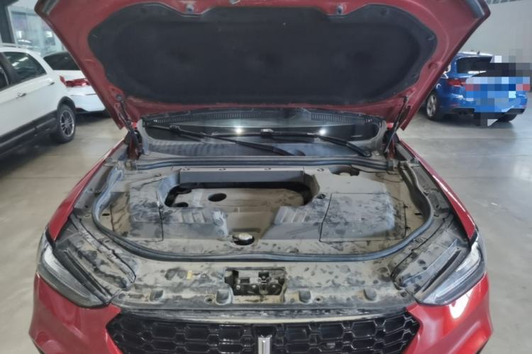 Used Wey VV6 2018 2.0T Two-Wheel-Drive Ultra-Luxury Version China V Standard Engine Bay