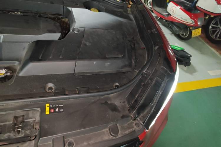 Used Wey VV6 2018 2.0T Two-Wheel Drive Flagship Version China V Standard Engine Bay Left