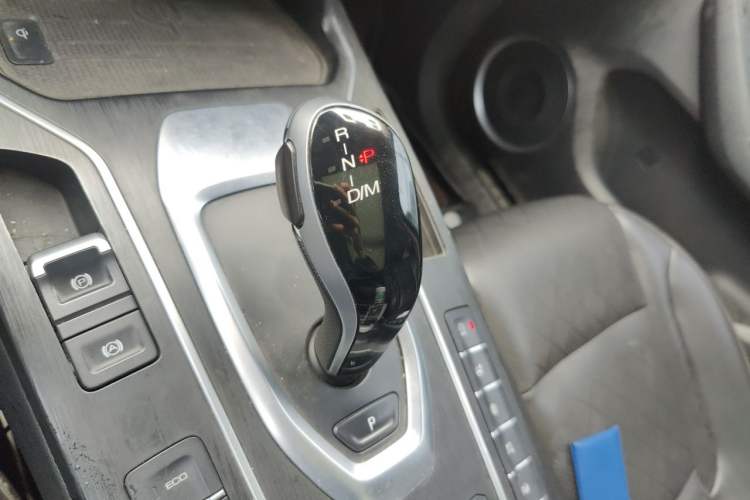 Used Wey VV6 2018 2.0T Two-Wheel Drive Flagship Version China V Standard Gear Lever