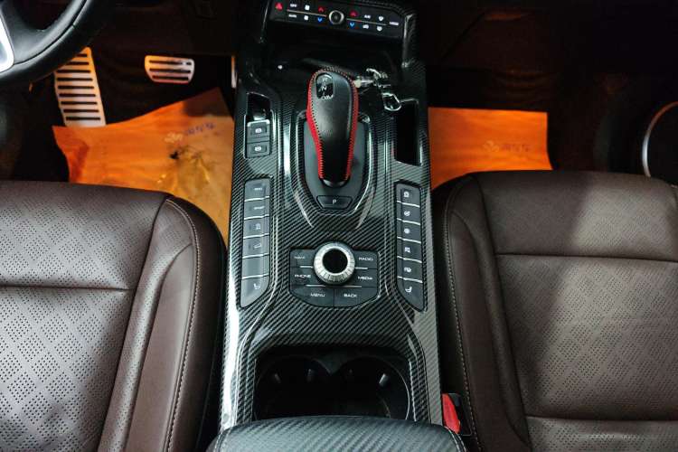 Used Wey VV6 2018 2.0T Two-Wheel Drive Flagship Version China V Standard Gear Lever