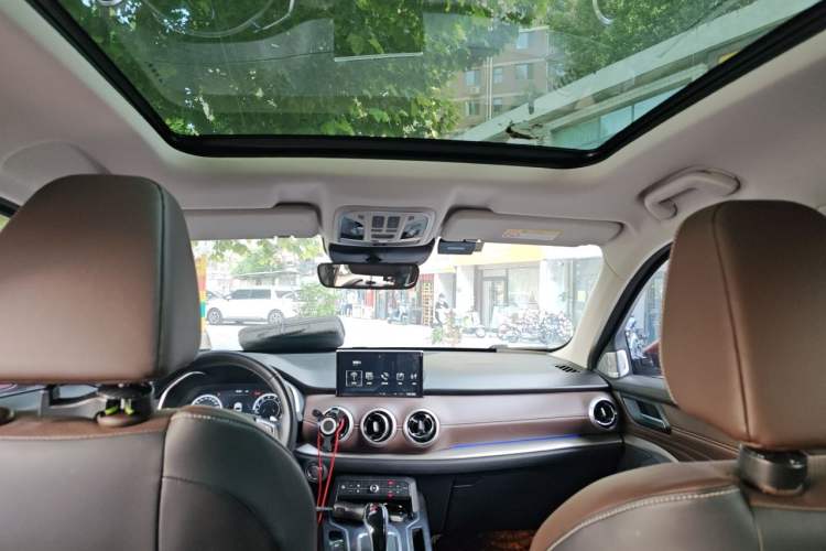 Used Wey VV6 2018 2.0T Two-Wheel-Drive Ultra-Luxury Version China V Standard Headliner