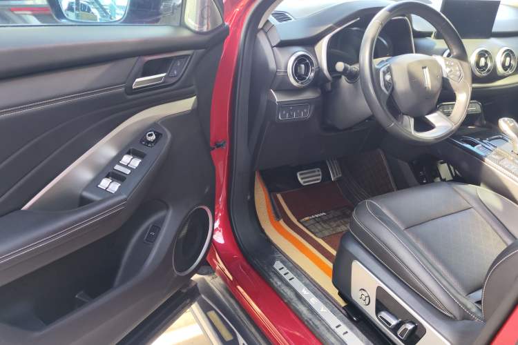 Used Wey VV6 2018 2.0T Two-Wheel-Drive Ultra-Luxury Version China V Standard Interior 3