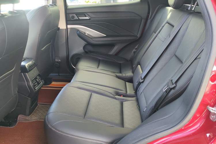 Used Wey VV6 2018 2.0T Two-Wheel-Drive Ultra-Luxury Version China V Standard Interior 5
