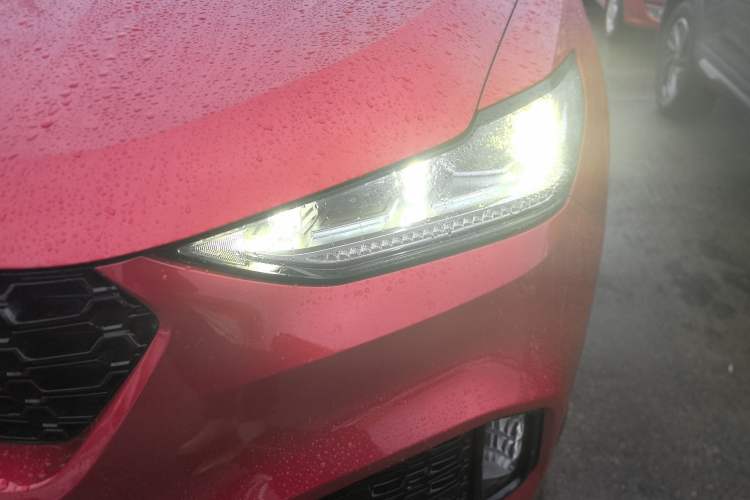 Used Wey VV6 2018 2.0T Two-Wheel-Drive Ultra-Luxury Version China V Standard Left Front Headlight