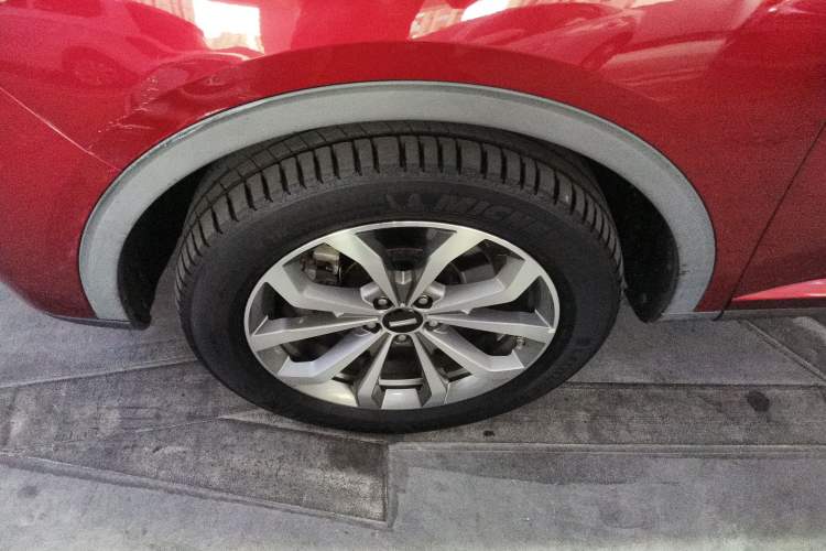 Used Wey VV6 2018 2.0T Two-Wheel-Drive Ultra-Luxury Version China V Standard Left Front Wheel Hub