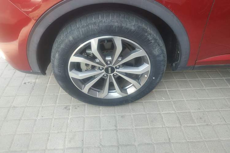 Used Wey VV6 2018 2.0T Two-Wheel-Drive Ultra-Luxury Version China V Standard Left Front Wheel Hub