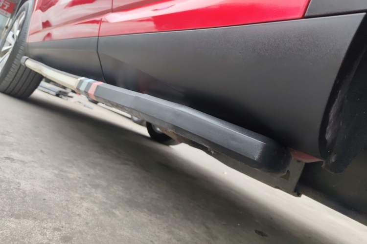Used Wey VV6 2018 2.0T Two-Wheel-Drive Ultra-Luxury Version China V Standard Left Side Sill