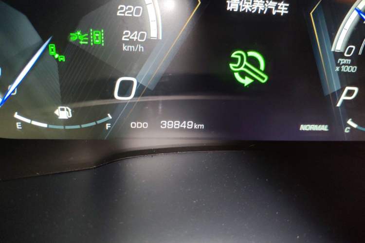 Used Wey VV6 2018 2.0T Two-Wheel-Drive Ultra-Luxury Version China V Standard Odometer Close Up