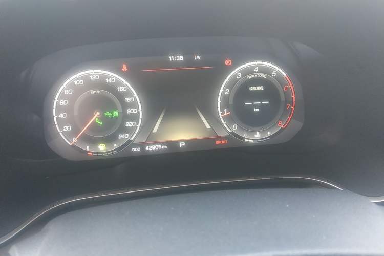 Used Wey VV6 2018 2.0T Two-Wheel-Drive Ultra-Luxury Version China V Standard Odometer Close Up