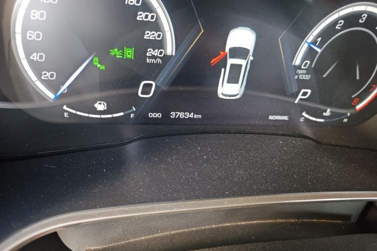 Used Wey VV6 2018 2.0T Two-Wheel-Drive Ultra-Luxury Version China V Standard Odometer Close Up